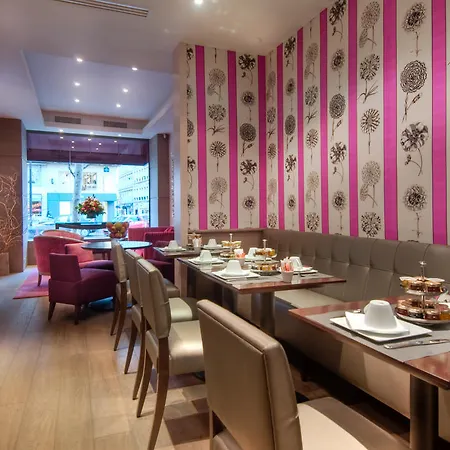 Hotel Massena 3*